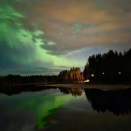 Charmig Gard Med Bastu, Strandtomt Och Utedusch I Naturskoent Omrade Sveg Kültér fotó