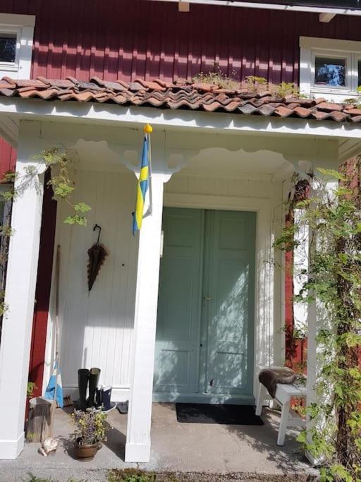 Charmig Gard Med Bastu, Strandtomt Och Utedusch I Naturskoent Omrade Sveg Kültér fotó