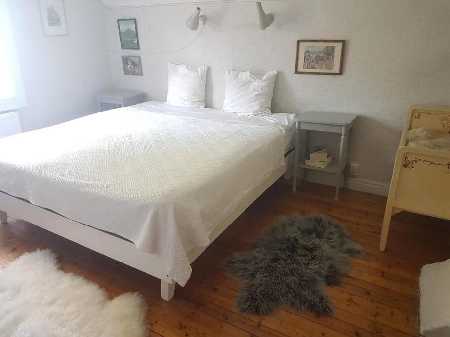Charmig Gard Med Bastu, Strandtomt Och Utedusch I Naturskoent Omrade Sveg Kültér fotó