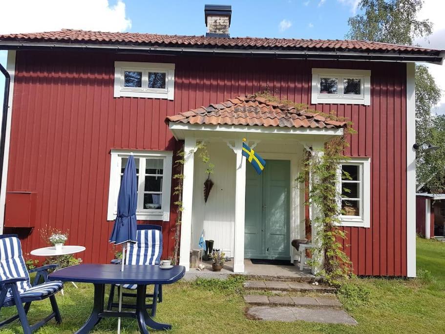Charmig Gard Med Bastu, Strandtomt Och Utedusch I Naturskoent Omrade Sveg Kültér fotó