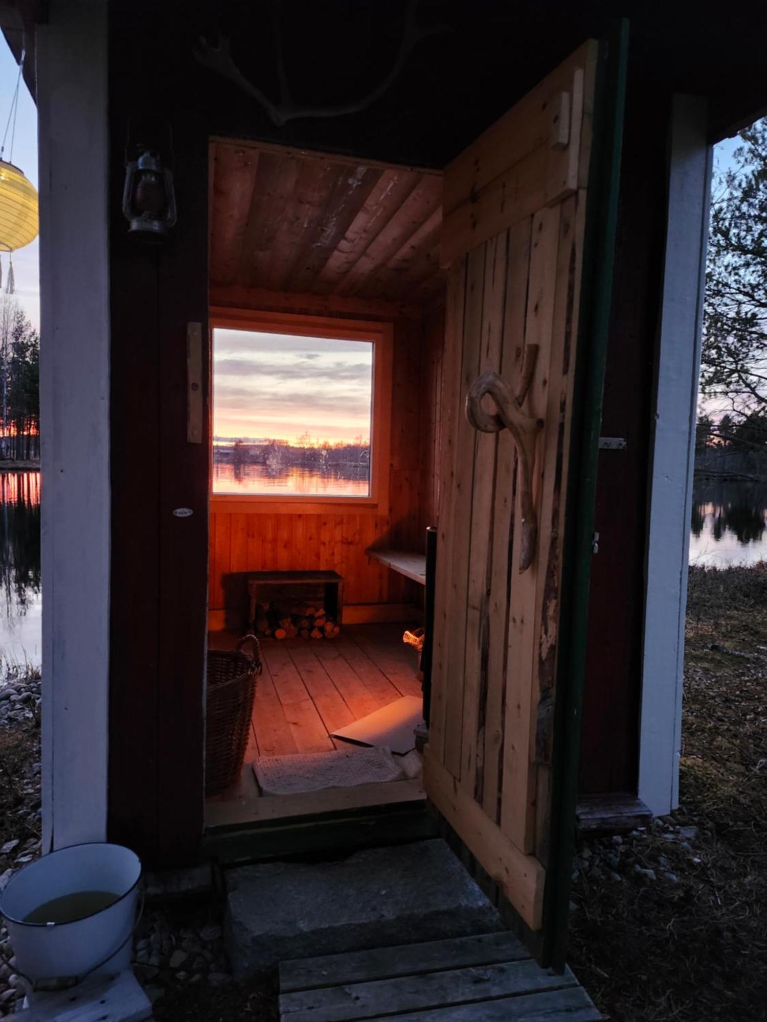 Charmig Gard Med Bastu, Strandtomt Och Utedusch I Naturskoent Omrade Sveg Kültér fotó